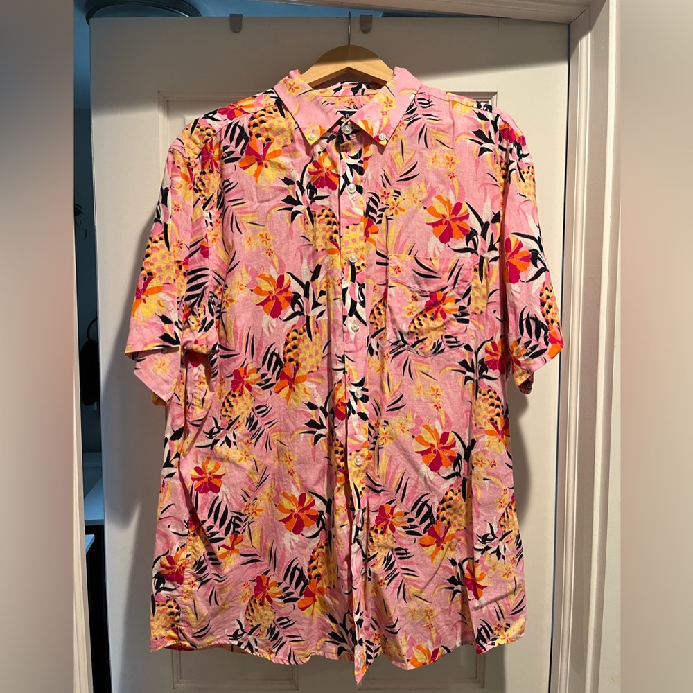 Club Room Men’s Pink Hawaiian Button Up